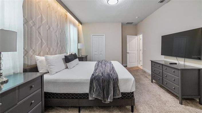 Image No.9-8 Bed House for sale