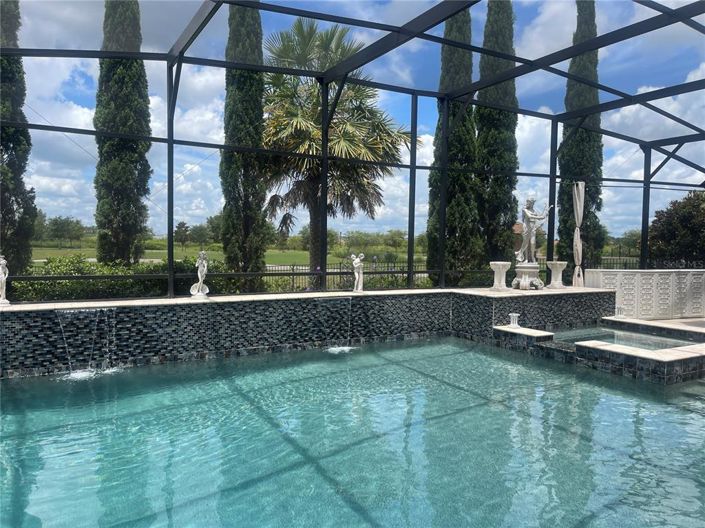 Image No.36-5 Bed House for sale