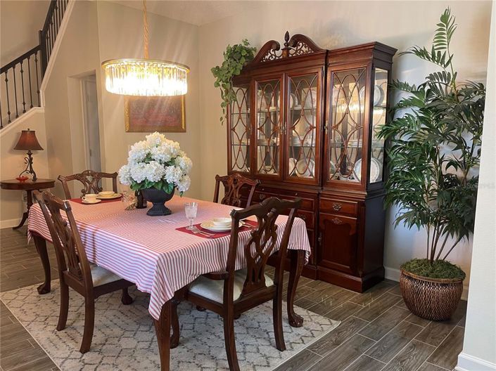 Image No.8-5 Bed House for sale