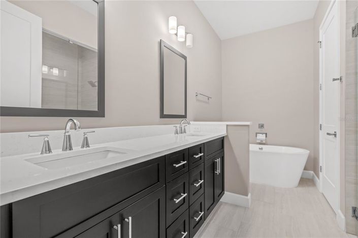 Image No.35-3 Bed Townhouse for sale