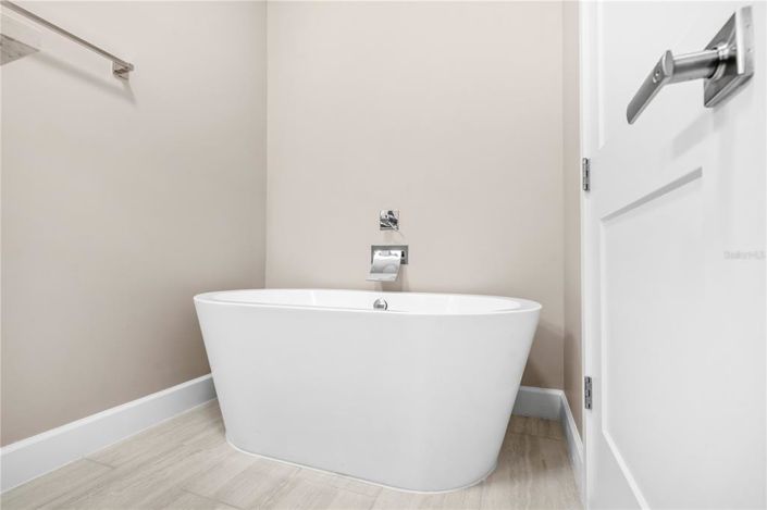 Image No.37-3 Bed Townhouse for sale