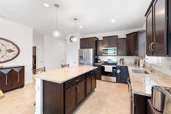 Image No.3-4 Bed House for sale