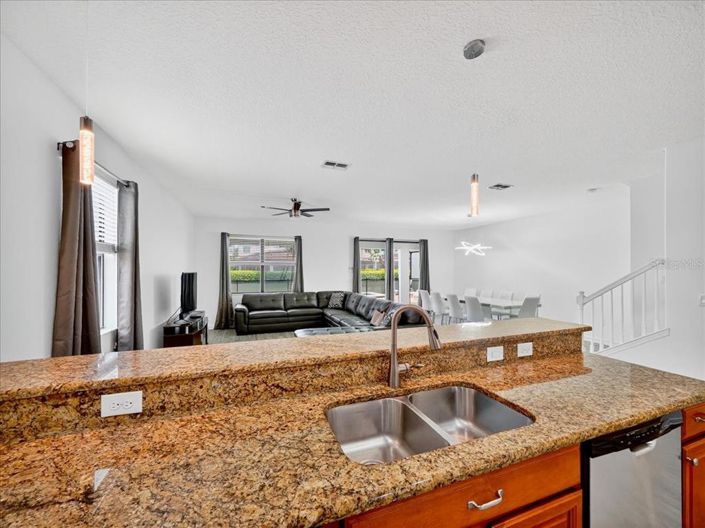 Image No.10-9 Bed House for sale