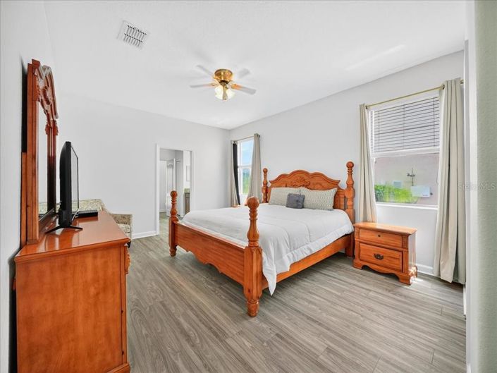 Image No.17-9 Bed House for sale