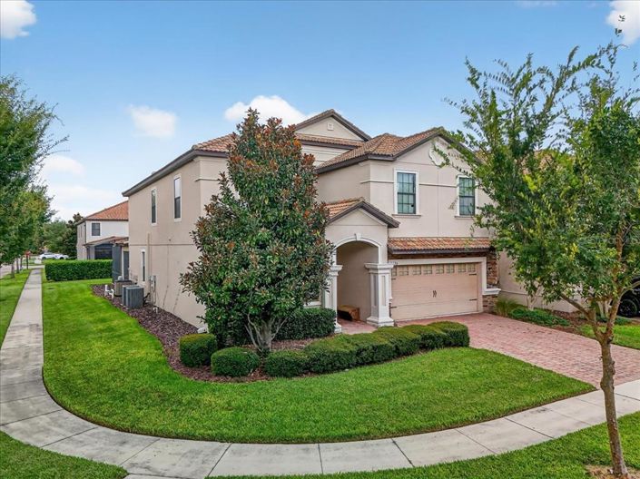 Image No.2-8 Bed Property for sale