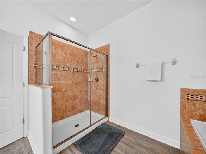 Image No.21-9 Bed House for sale