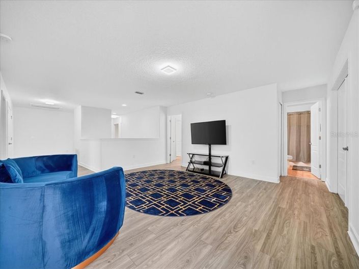 Image No.27-9 Bed House for sale