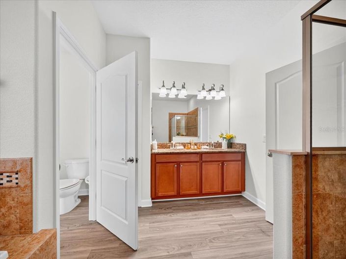 Image No.31-9 Bed House for sale