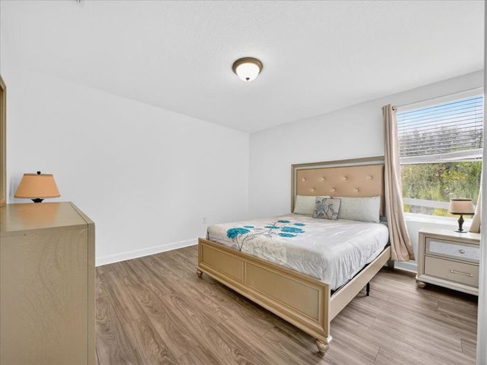 Image No.32-9 Bed House for sale