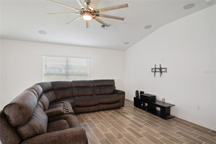 Image No.7-4 Bed House for sale