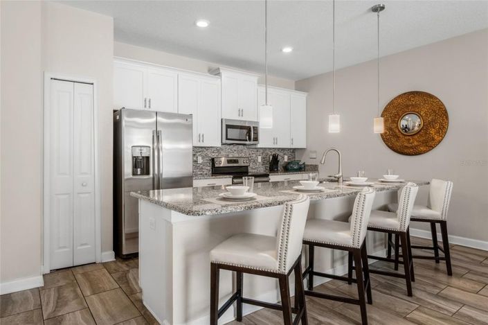 Image No.11-4 Bed Townhouse for sale