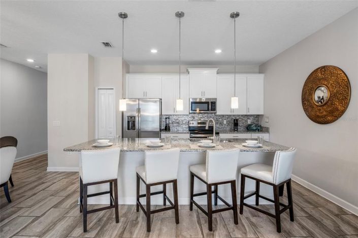 Image No.12-4 Bed Townhouse for sale