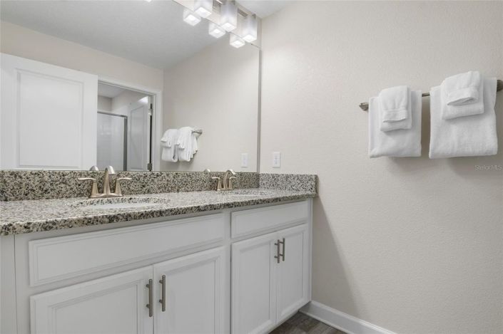 Image No.30-4 Bed Townhouse for sale