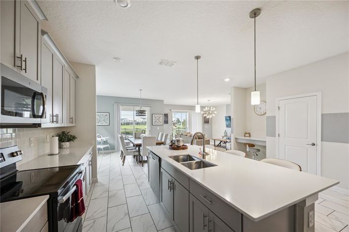 Image No.7-6 Bed House for sale