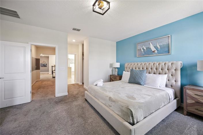 Image No.12-6 Bed Property for sale