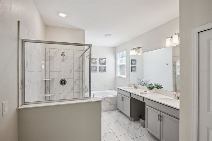 Image No.24-6 Bed Property for sale