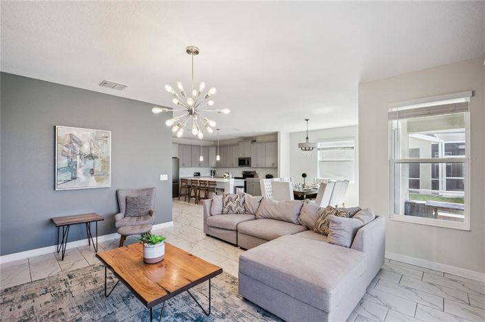 Image No.9-6 Bed Property for sale