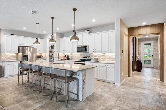 Image No.24-9 Bed House for sale