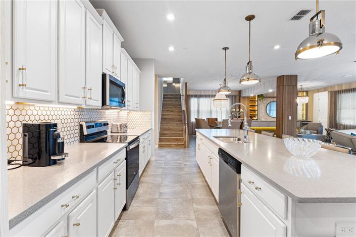 Image No.30-9 Bed House for sale