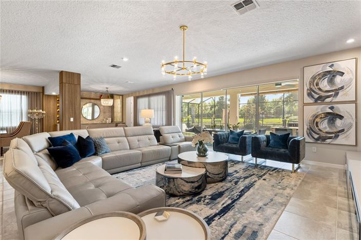 Image No.31-9 Bed House for sale