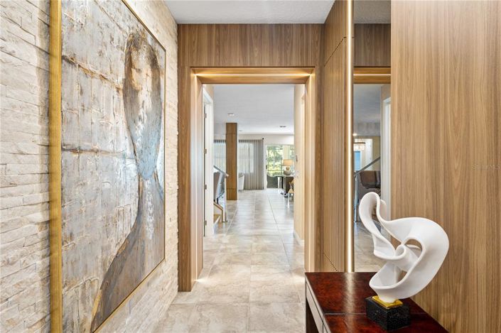 Image No.6-9 Bed House for sale