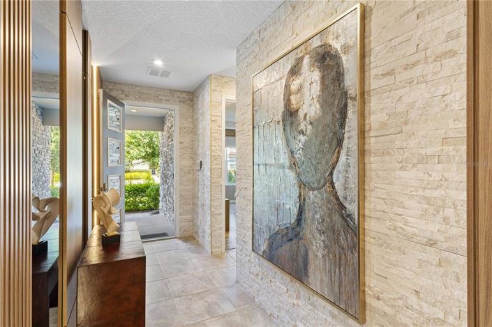 Image No.7-9 Bed House for sale