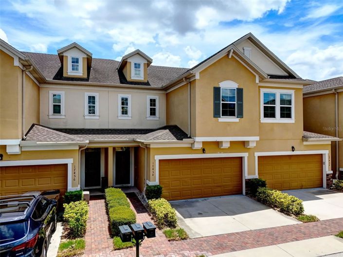 Image No.1-4 Bed Townhouse for sale