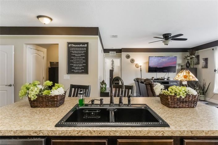 Image No.10-5 Bed House for sale