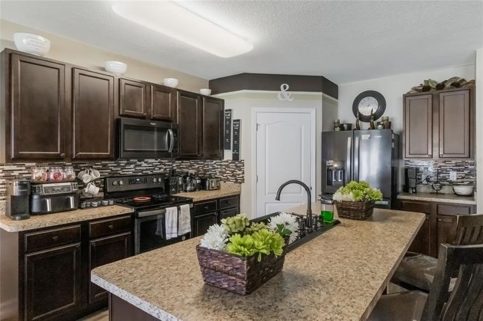 Image No.9-5 Bed House for sale