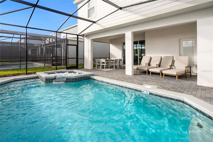 Image No.3-7 Bed Property for sale