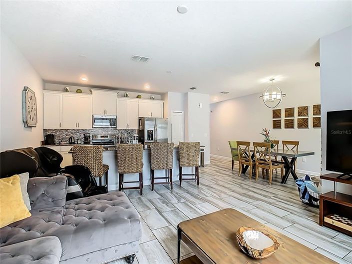 Image No.23-4 Bed Townhouse for sale