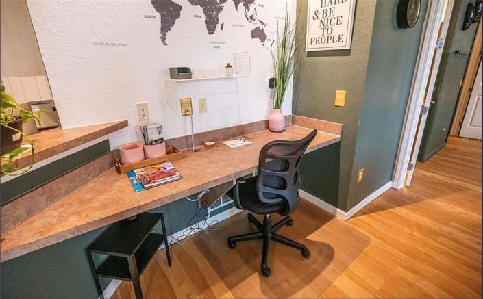 Image No.32-2 Bed Townhouse for sale