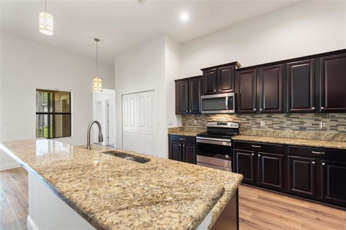 Image No.11-4 Bed House for sale