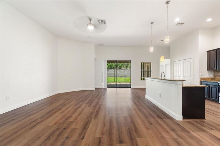 Image No.15-4 Bed House for sale