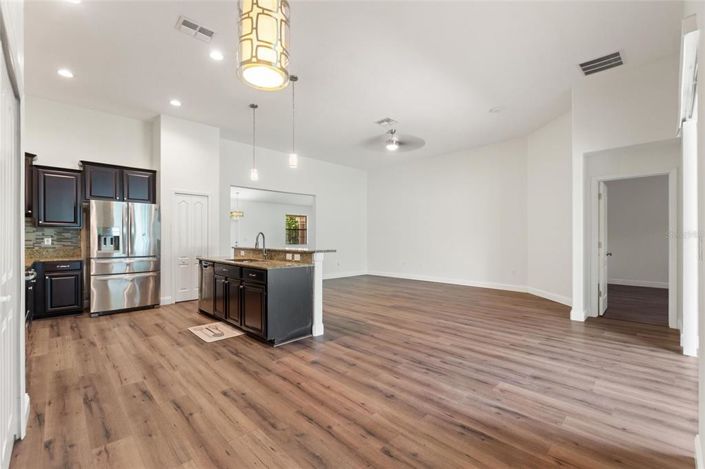 Image No.17-4 Bed Property for sale