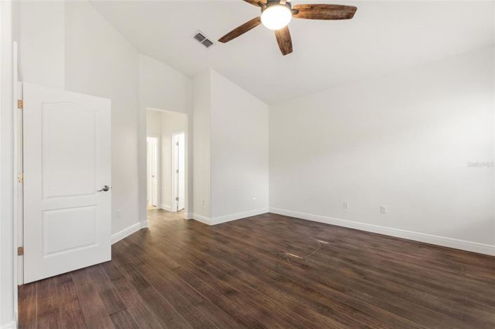 Image No.18-4 Bed House for sale