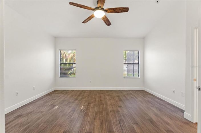 Image No.20-4 Bed House for sale