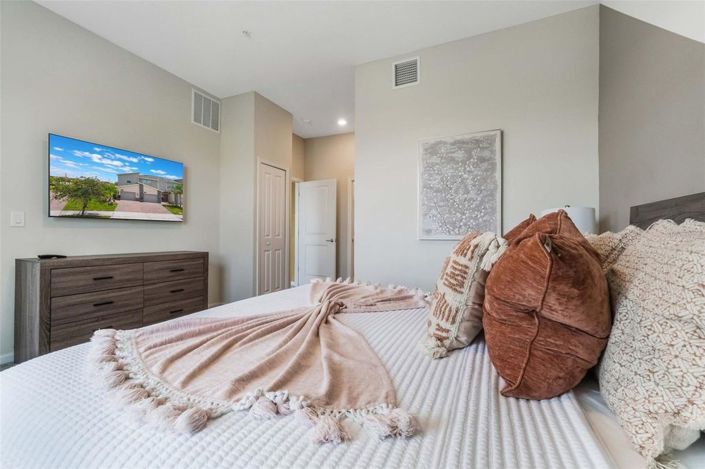 Image No.18-2 Bed Townhouse for sale