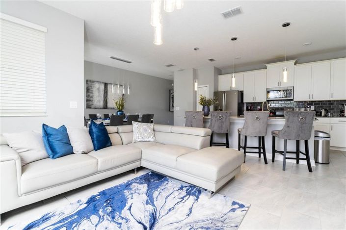 Image No.12-4 Bed Townhouse for sale