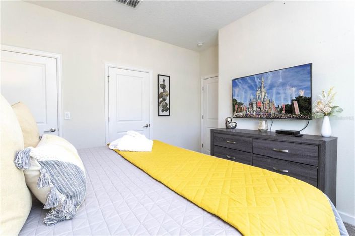 Image No.22-4 Bed Townhouse for sale