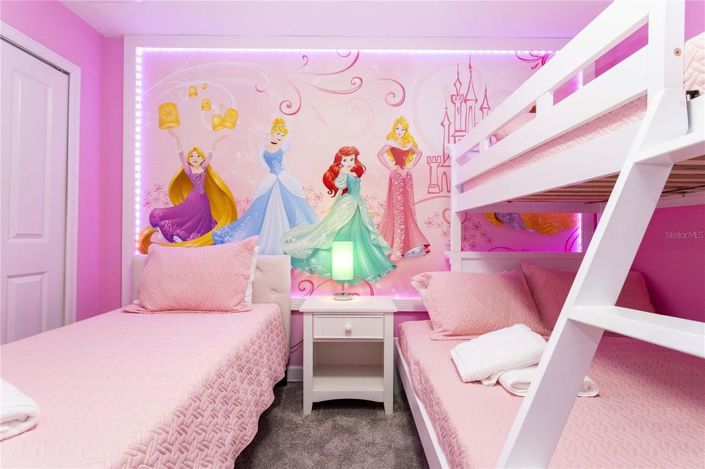 Image No.30-4 Bed Townhouse for sale