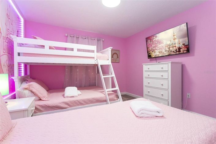 Image No.32-4 Bed Townhouse for sale