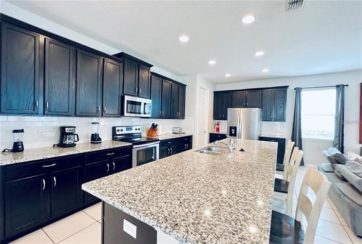 Image No.13-9 Bed House for sale