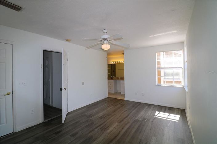 Image No.8-4 Bed Townhouse for sale