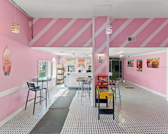 Image No.18-4 Bed Townhouse for sale