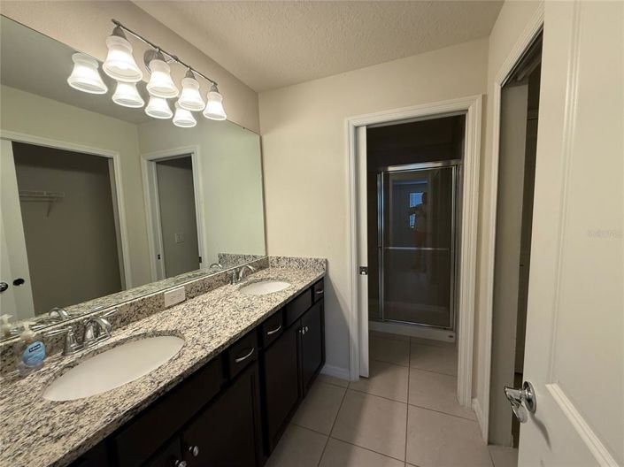 Image No.14-5 Bed Townhouse for sale