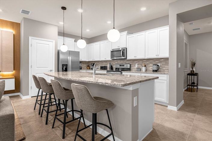 Image No.8-5 Bed Townhouse for sale