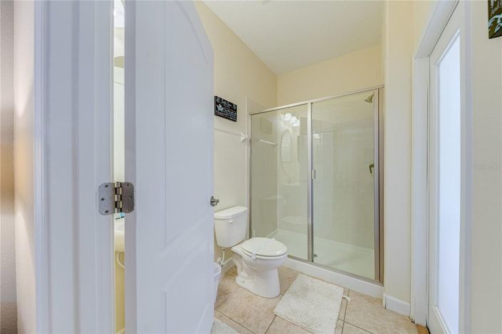 Image No.17-6 Bed House for sale