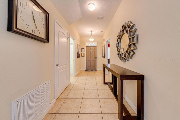 Image No.7-6 Bed House for sale