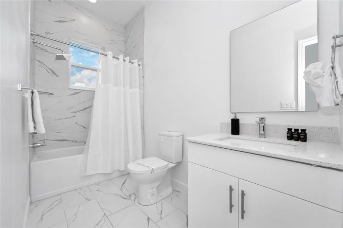 Image No.14-4 Bed Townhouse for sale